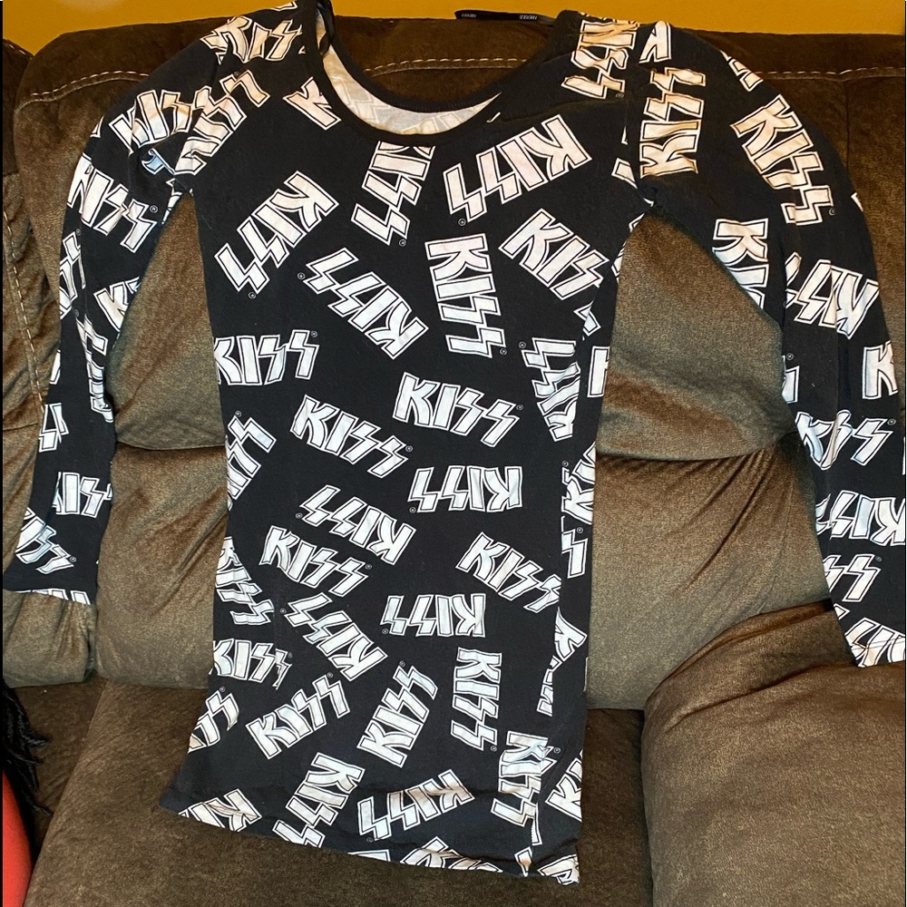 Kiss dress